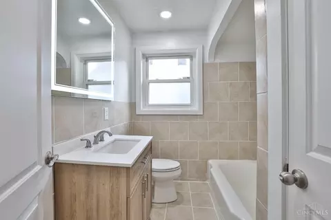 Bath - 2204 Kipling Ave, Cincinnati, OH 45239 photo 1 of 2