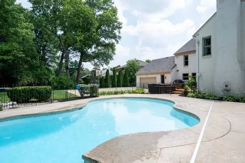 Exterior - 11040 Toddtee Ln, Montgomery, OH 45242 photo 12 of 15