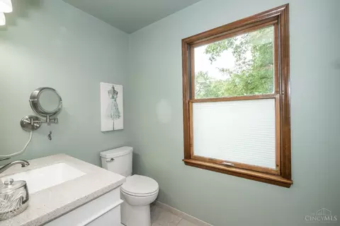 Bath - 11040 Toddtee Ln, Montgomery, OH 45242 photo 7 of 9