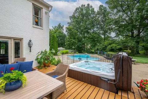 Exterior - 11040 Toddtee Ln, Montgomery, OH 45242 photo 4 of 15