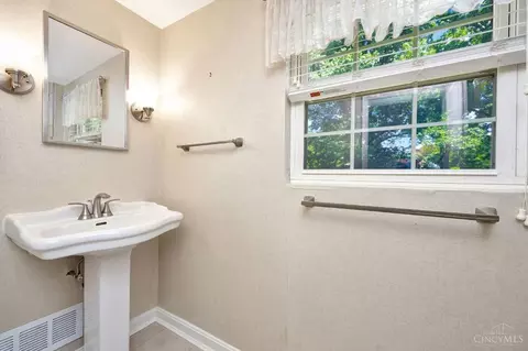 Bath - 3394 Algus Ln, Cincinnati, OH 45248 photo 2 of 3