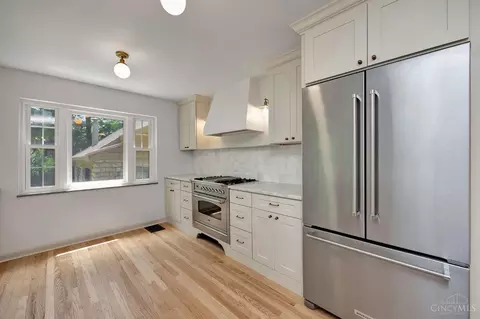 Kitchen - 3394 Algus Ln, Cincinnati, OH 45248 photo 6 of 6