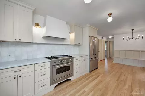 Kitchen - 3394 Algus Ln, Cincinnati, OH 45248 photo 4 of 6