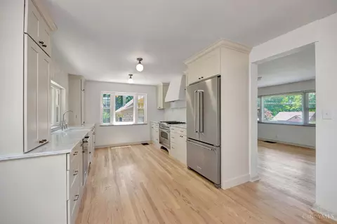 Kitchen - 3394 Algus Ln, Cincinnati, OH 45248 photo 1 of 6
