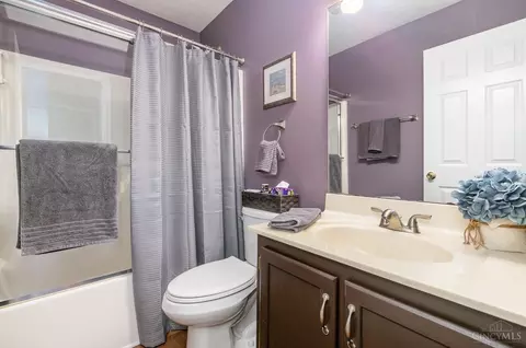 Bath - 870 Gorham Dr, Cincinnati, OH 45245 photo 2 of 3