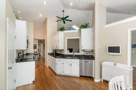 Kitchen - 870 Gorham Dr, Cincinnati, OH 45245 photo 2 of 2