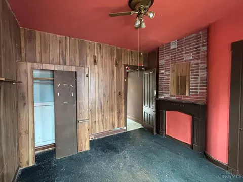 Bedroom - 711 Neave Rd, Cincinnati, OH 45204 photo 4 of 4