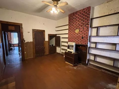 Living - 711 Neave Rd, Cincinnati, OH 45204 photo 4 of 4