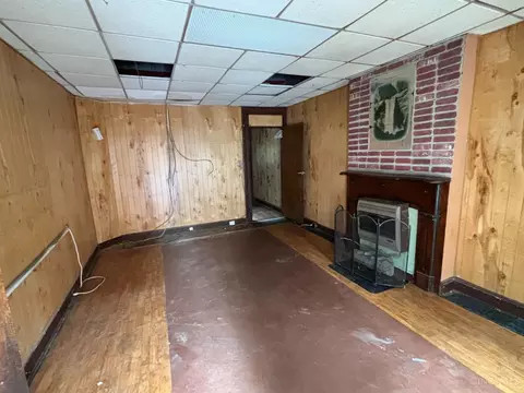 Living - 711 Neave Rd, Cincinnati, OH 45204 photo 1 of 4