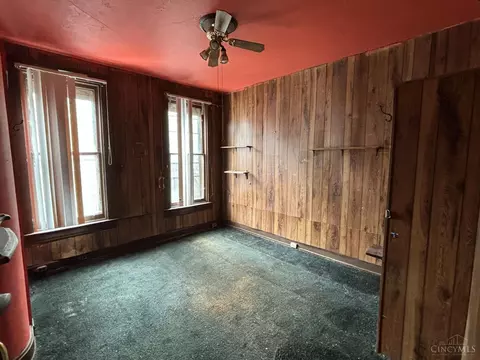 Bedroom - 711 Neave Rd, Cincinnati, OH 45204 photo 3 of 4
