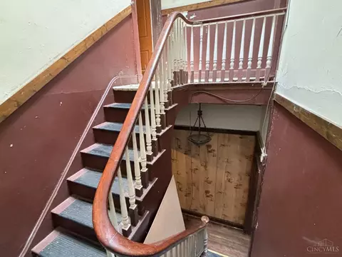 Entry Way - 711 Neave Rd, Cincinnati, OH 45204 photo 3 of 3