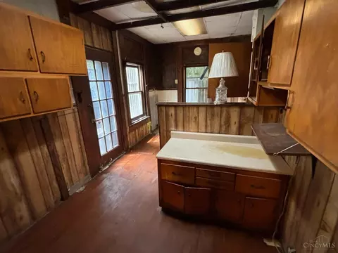 Kitchen - 711 Neave Rd, Cincinnati, OH 45204 photo 1 of 2