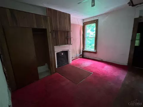 Bedroom - 711 Neave Rd, Cincinnati, OH 45204 photo 1 of 4