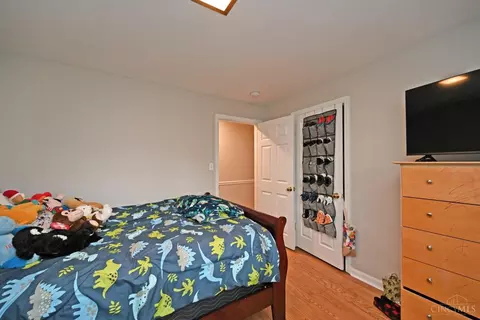 Bedroom - 588 Beechtree Dr, Cincinnati, OH 45224 photo 4 of 6
