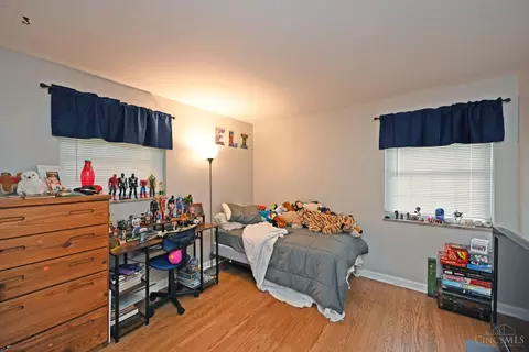 Bedroom - 588 Beechtree Dr, Cincinnati, OH 45224 photo 5 of 6