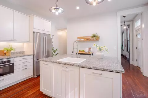 Kitchen - 1421 Pullan Ave, Cincinnati, OH 45223 photo 4 of 7