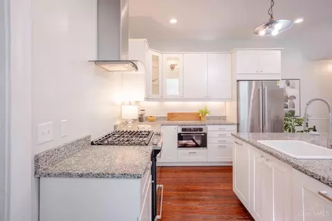 Kitchen - 1421 Pullan Ave, Cincinnati, OH 45223 photo 2 of 7
