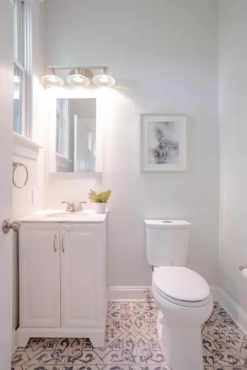 Bath - 1421 Pullan Ave, Cincinnati, OH 45223 photo 1 of 9