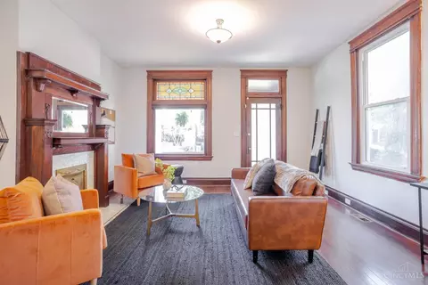 Living - 1421 Pullan Ave, Cincinnati, OH 45223 photo 2 of 3
