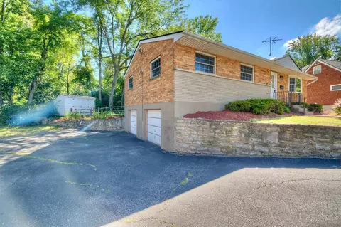 6696 Greentree Dr, Cincinnati, OH 45224 photo 3
