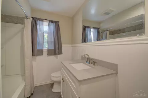 6696 Greentree Dr, Cincinnati, OH 45224 photo 22