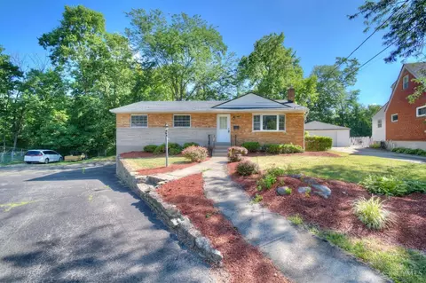 6696 Greentree Dr, Cincinnati, OH 45224 photo 2