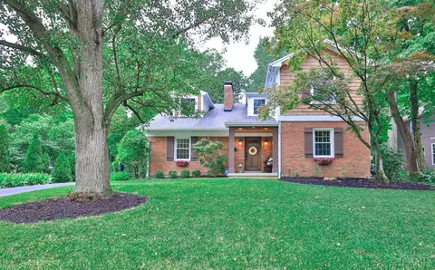 60 Mt Pleasant Ave, Wyoming, OH 45215
