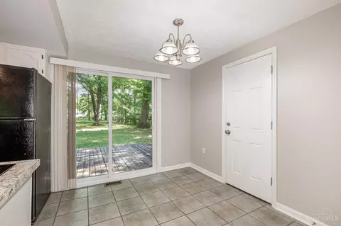 776 Fairway Dr, Cincinnati, OH 45245 photo 6