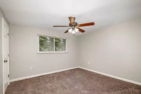 776 Fairway Dr, Cincinnati, OH 45245 photo 11
