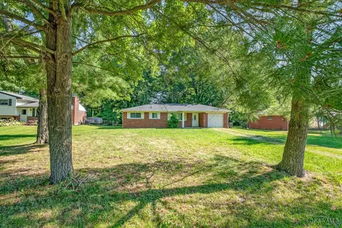 776 Fairway Dr, Cincinnati, OH 45245 photo 3