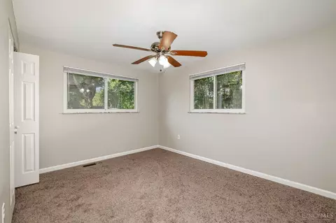 776 Fairway Dr, Cincinnati, OH 45245 photo 10