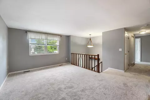 Living - 12053 Hazelhurst Dr, Cincinnati, OH 45240 photo 3 of 10