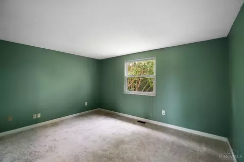 Bedroom - 12053 Hazelhurst Dr, Cincinnati, OH 45240 photo 2 of 5
