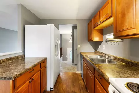 Kitchen - 12053 Hazelhurst Dr, Cincinnati, OH 45240 photo 5 of 5