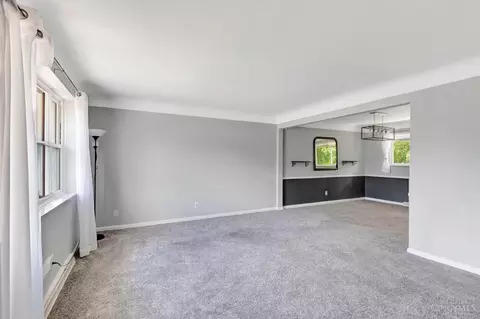 Living - 8433 Mockingbird Ln, Cincinnati, OH 45231 photo 4 of 7