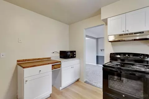 Kitchen - 8433 Mockingbird Ln, Cincinnati, OH 45231 photo 3 of 3