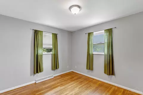 Bedroom - 8433 Mockingbird Ln, Cincinnati, OH 45231 photo 4 of 10