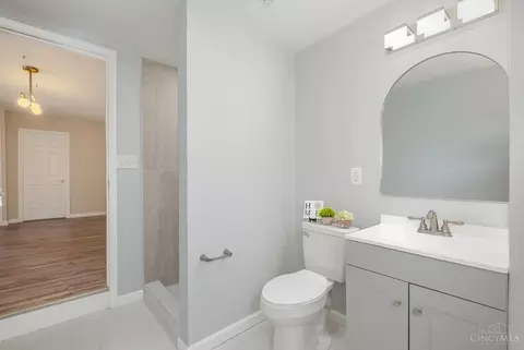 Bath - 6887 Warder Dr, Cincinnati, OH 45224 photo 1 of 3