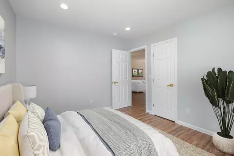 Bedroom - 6887 Warder Dr, Cincinnati, OH 45224 photo 1 of 4
