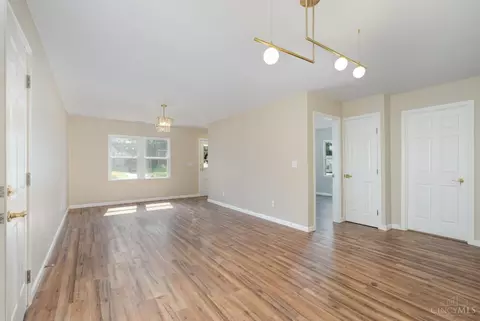 Living - 6887 Warder Dr, Cincinnati, OH 45224 photo 2 of 3