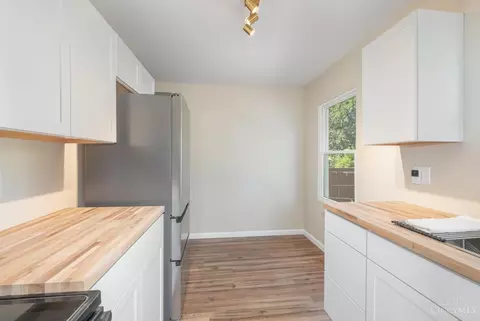 Kitchen - 6887 Warder Dr, Cincinnati, OH 45224 photo 1 of 2