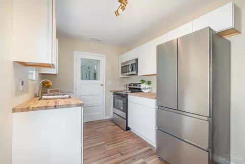 Kitchen - 6887 Warder Dr, Cincinnati, OH 45224 photo 2 of 2
