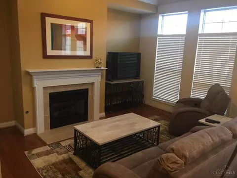 Living - 218 Stetson St, Cincinnati, OH 45219 photo 1 of 1