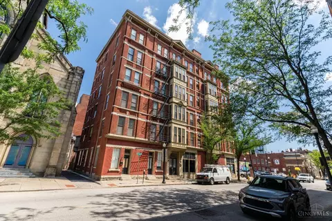 104 Ninth St #2C, Cincinnati, OH 45202