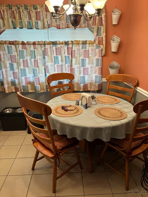 Dining - 4636 Clayton Dr, Cincinnati, OH 45244 photo 1 of 1