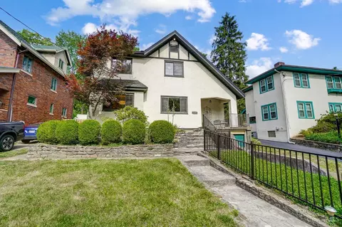 6013 Robison Rd, Cincinnati, OH 45213