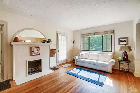 Living - 6013 Robison Rd, Cincinnati, OH 45213 photo 3 of 3