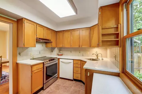 Kitchen - 6013 Robison Rd, Cincinnati, OH 45213 photo 2 of 2