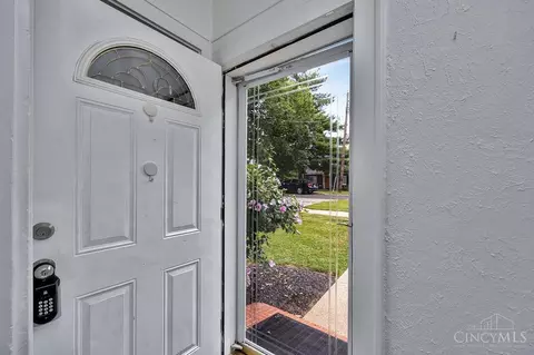 1663 Kellywood Ave, Cincinnati, OH 45238 photo 5