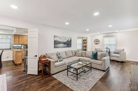 Living - 10740 Mill Rd, Cincinnati, OH 45240 photo 3 of 4